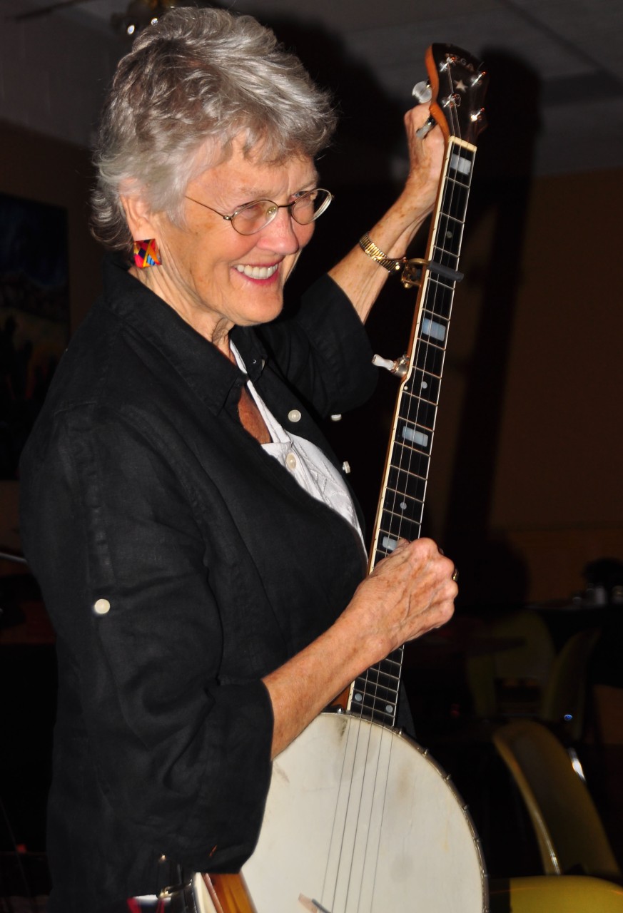 Peggy with banjo

Photography by Dale Hubert
